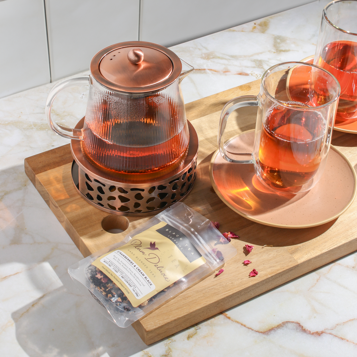 http://www.plumdeluxe.com/cdn/shop/articles/Copper-Rose-Teapot-Perfect-Tea-Mug.png?v=1699048515