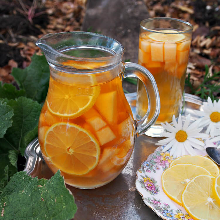 http://www.plumdeluxe.com/cdn/shop/articles/Iced-Tea-Sangria-Instagram.jpg?v=1659428959