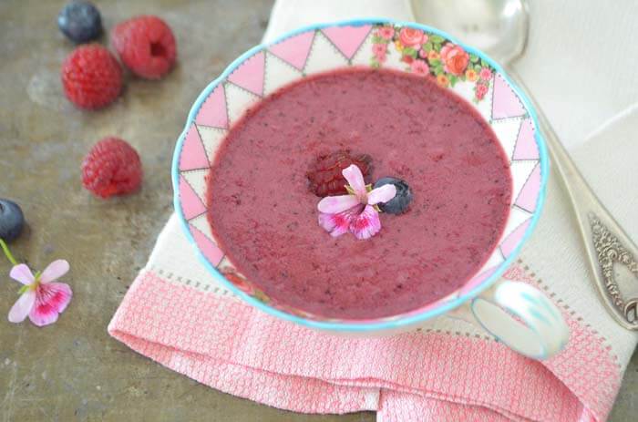 http://www.plumdeluxe.com/cdn/shop/articles/chilled-berry-soup-2.jpg?v=1659422492