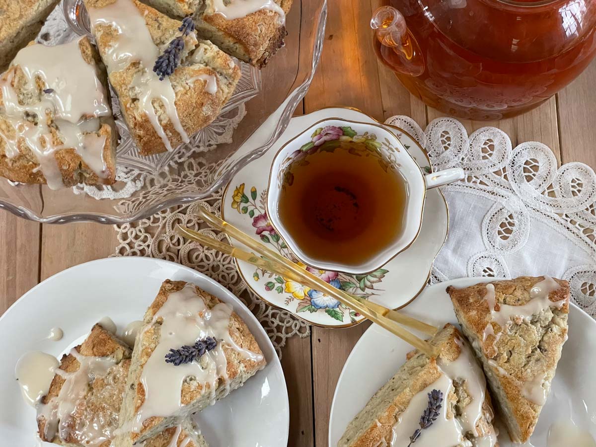 http://www.plumdeluxe.com/cdn/shop/articles/lavender-honey-scones-15.jpg?v=1659434198