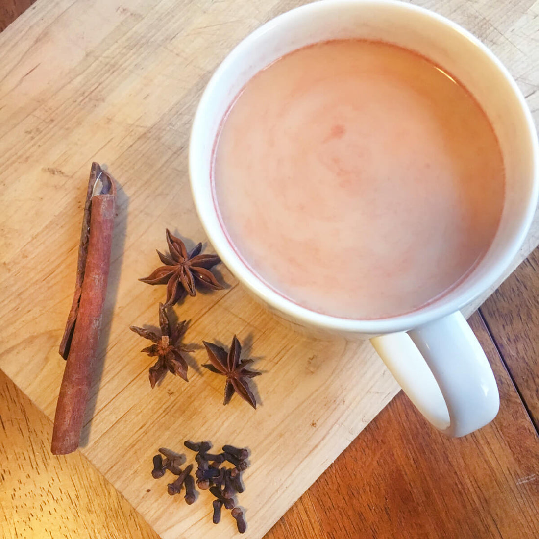 Hot Vanilla Chai Latte (Using Chai Concentrate) - Midwest Nice