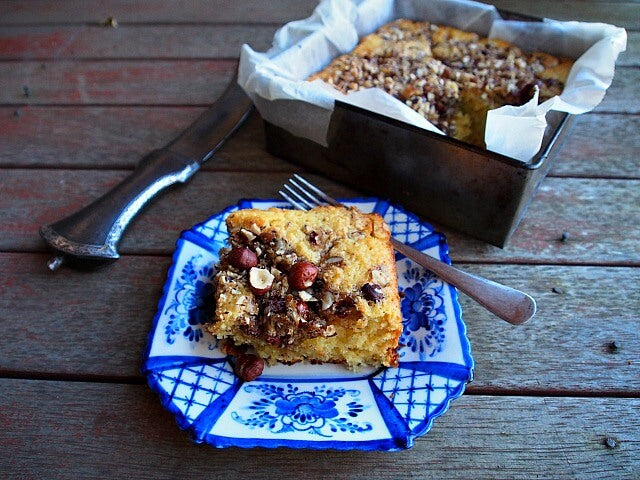 Vanilla Cake with Hazelnut Crumble