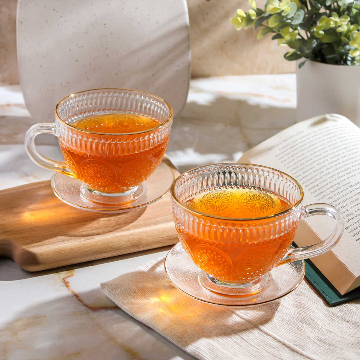 Café Society Glass Teacup & Saucer